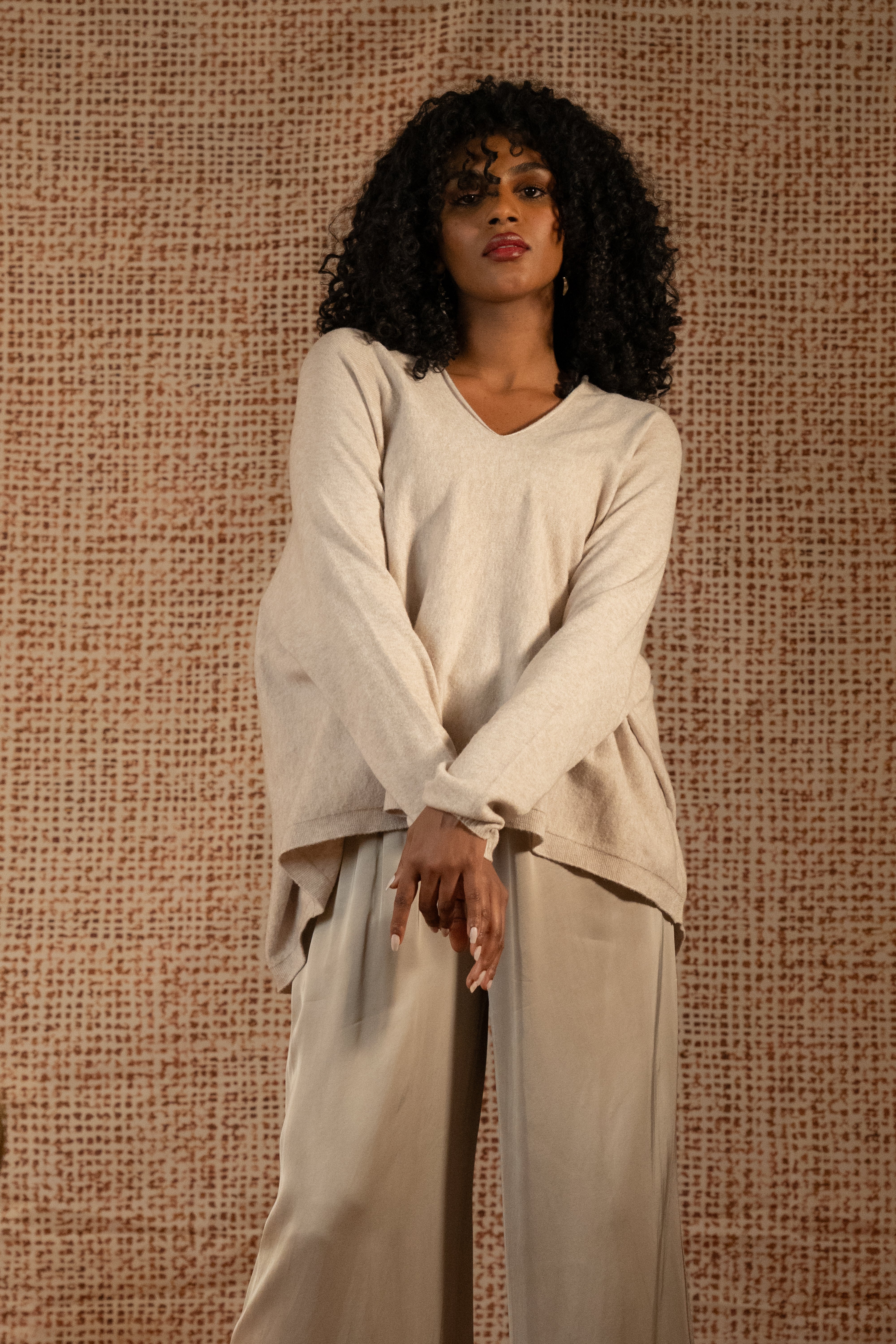 TAUPE V NECK WOOL SWEATER