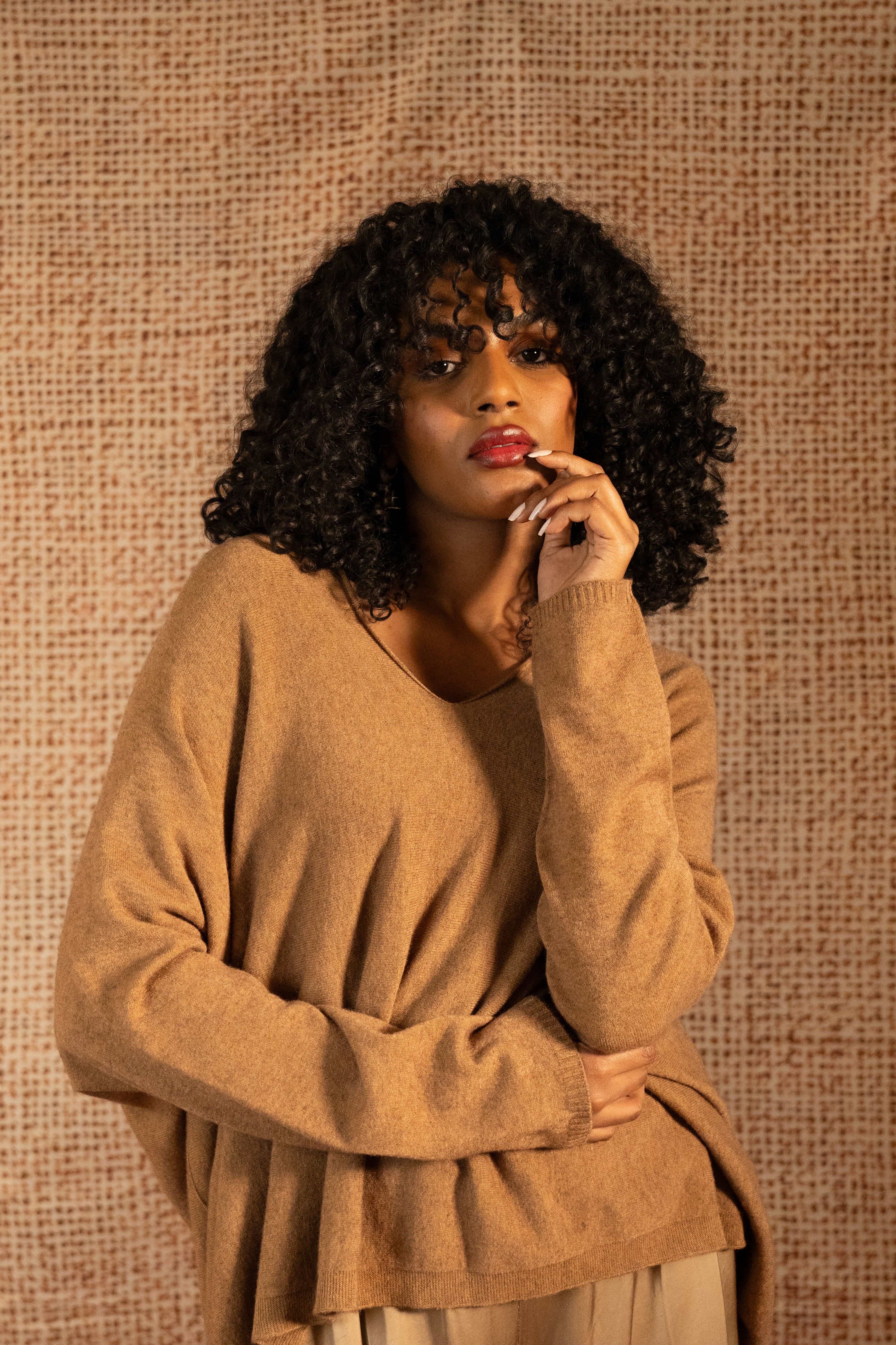 CAMEL V NECK WOOL SWEATER