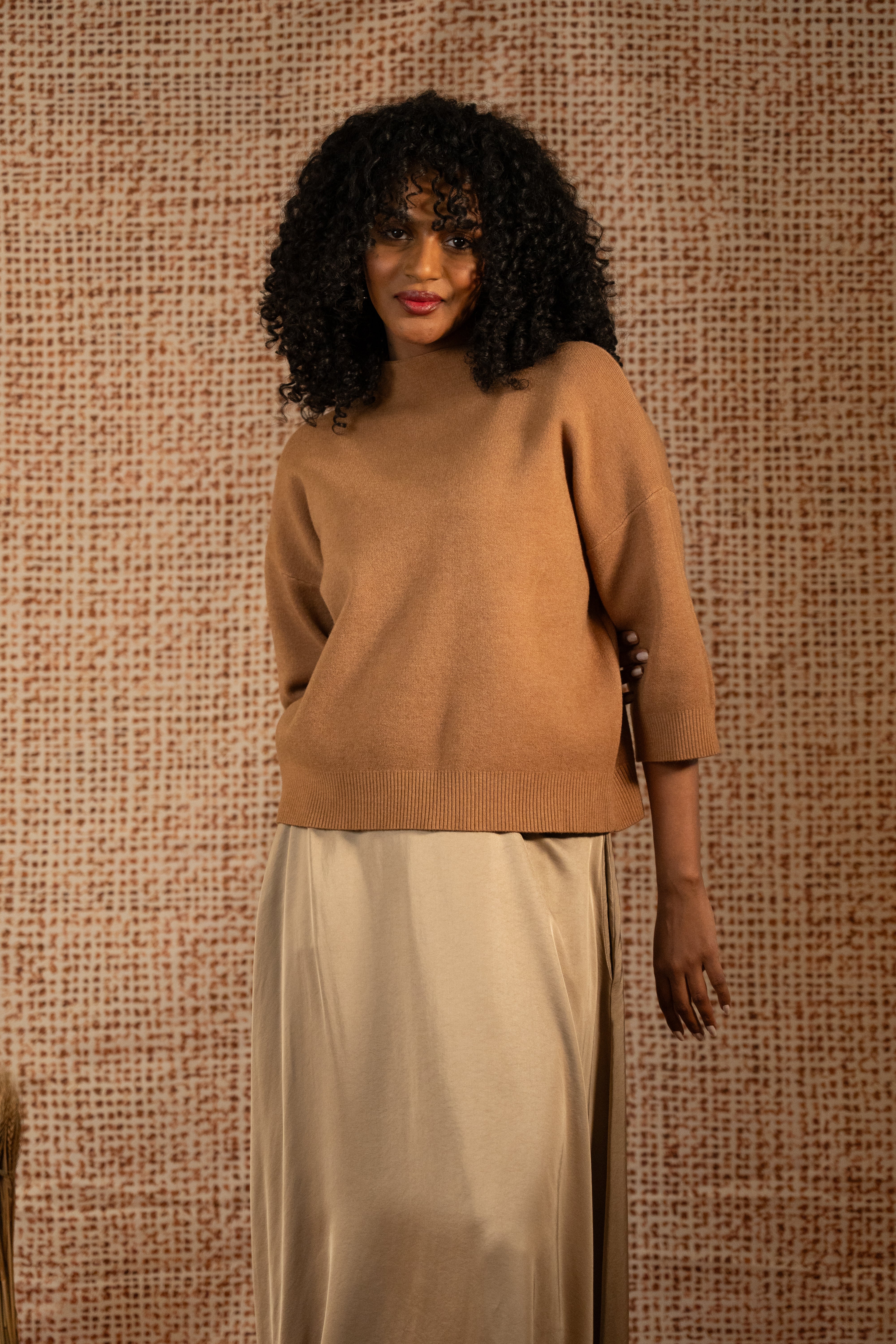 SAND WOOL SHORT SWEATER