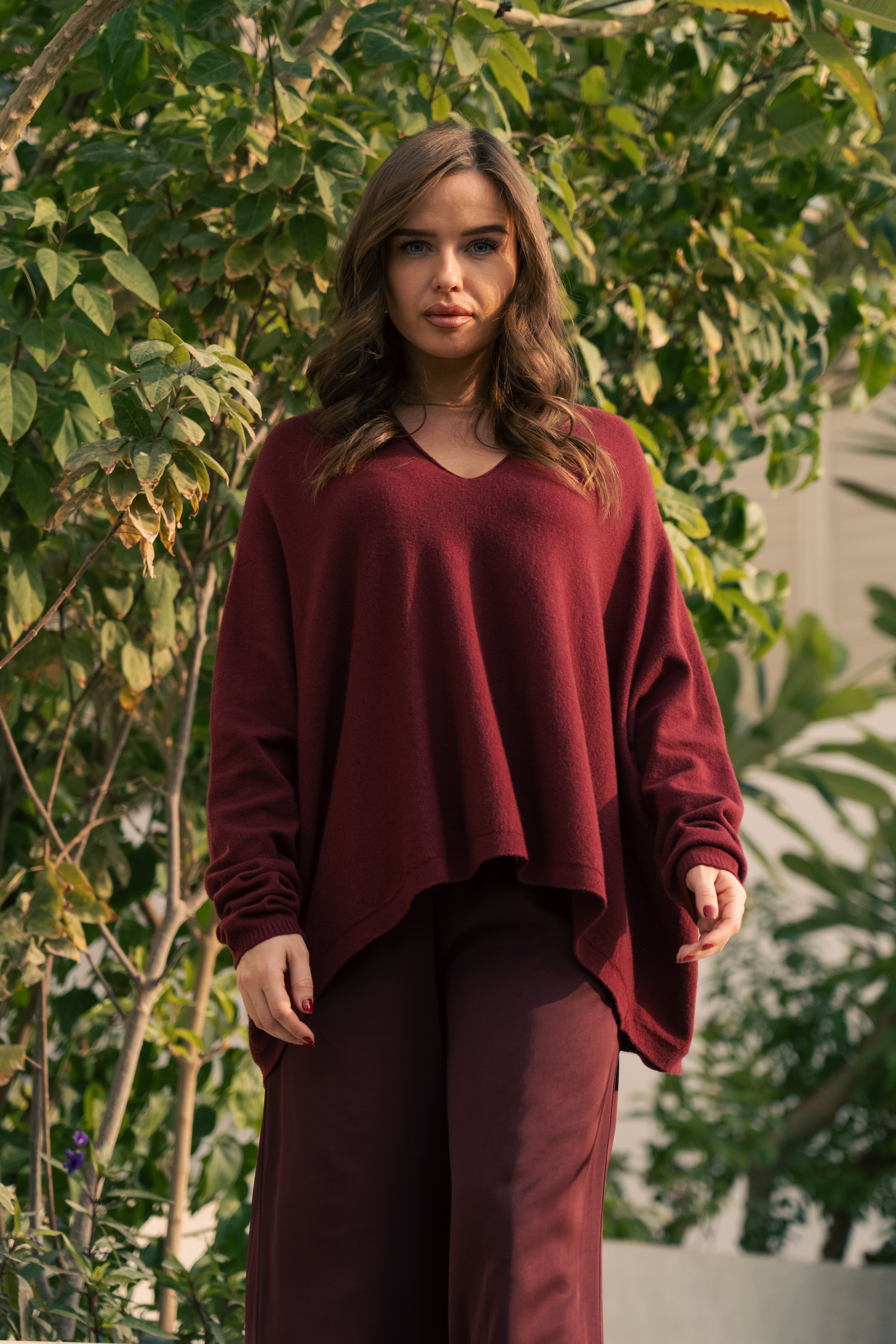 BURGUNDY V NECK WOOL SWEATER