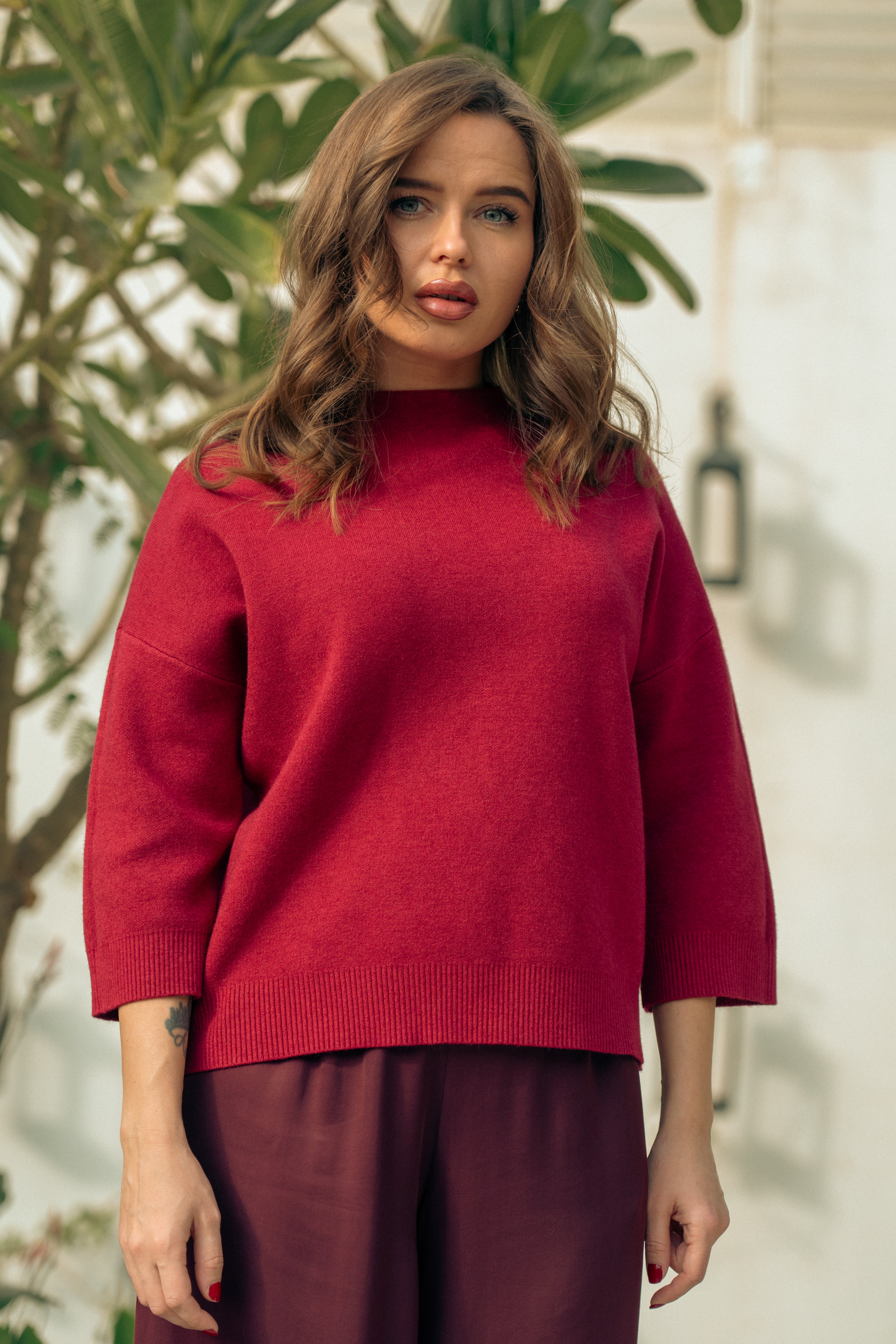 BURGUNDY WOOL SHORT SWEATER